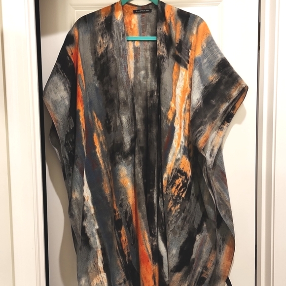 Sweaters - So soft gorgeous kimono